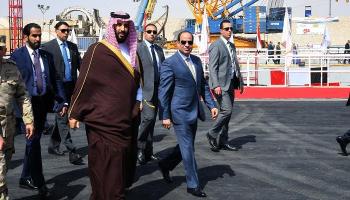الرئيس المصري وولي العهد السعودي خلال تفقدهما مشروعات بالإسماعيلية