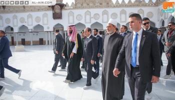 الرئيس المصري وشيخ الأزهر يصطحبان محمد بن سلمان بالجامع الأزهر