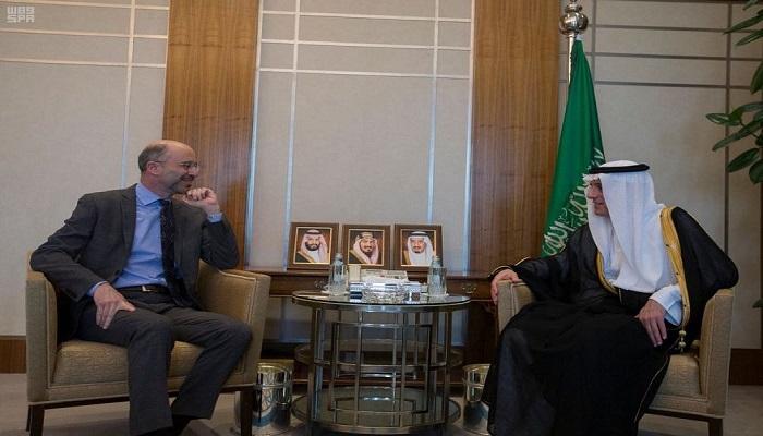 وزير الخارجية السعودي عادل الجبير مع روبرت مالي
