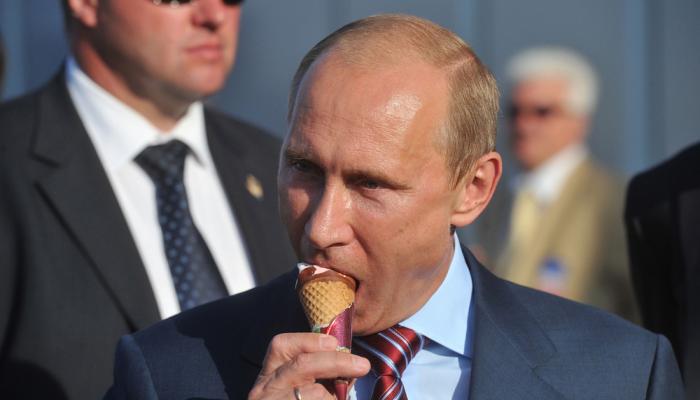 بوتين مع أكلته المعشوقة