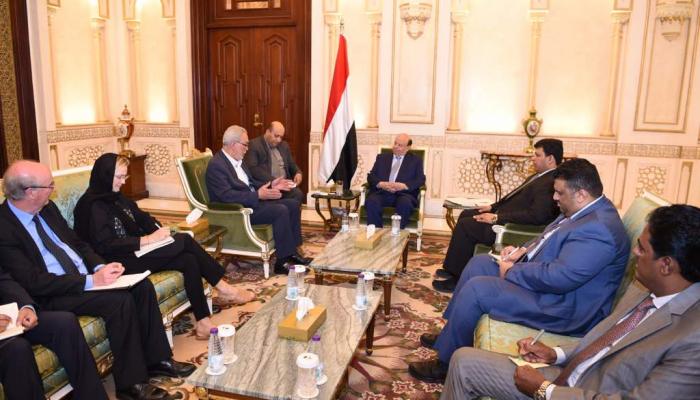 الرئيس اليمني يستقبل فريق لجنة الخبراء لتقصي الحقائق