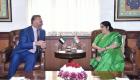 ‫قرقاش يبحث مع وزيرة الخارجية الهندية تعزيز العلاقات الثنائية