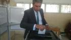 وزير الطيران المصري يدلي بصوته في الانتخابات
