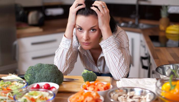 أطعمة تزيد التوتر و الاكتئاب