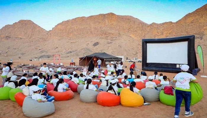 الأطفال يتابعون عروض ملتقى الشارقة للأطفال العرب