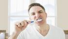 علماء أمريكيون: لا تنظف أسنانك بعد الطعام مباشرة 