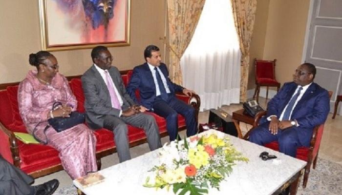 علي بن فطيس المري مع الرئيس السنغالي ماكي سال ووزير الخارجية السنغالي