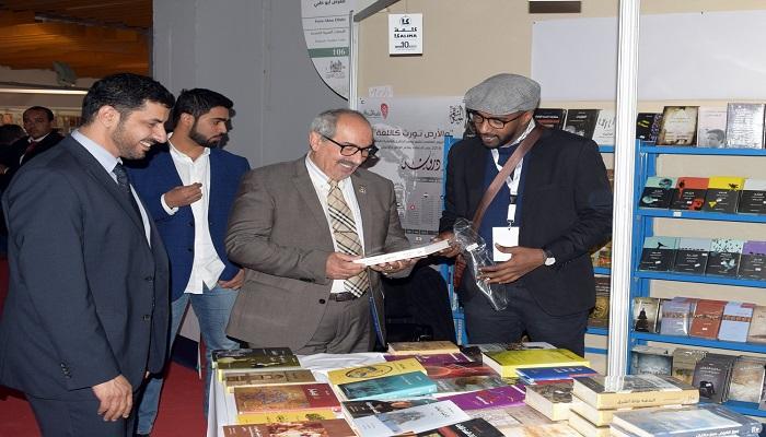سفير الإمارات لدى تونس في المعرض