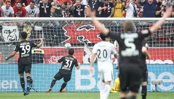 باير ليفركوزن ضد فرانكفورت