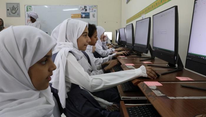 تم تجهيز 4 مختبرات للحاسوب