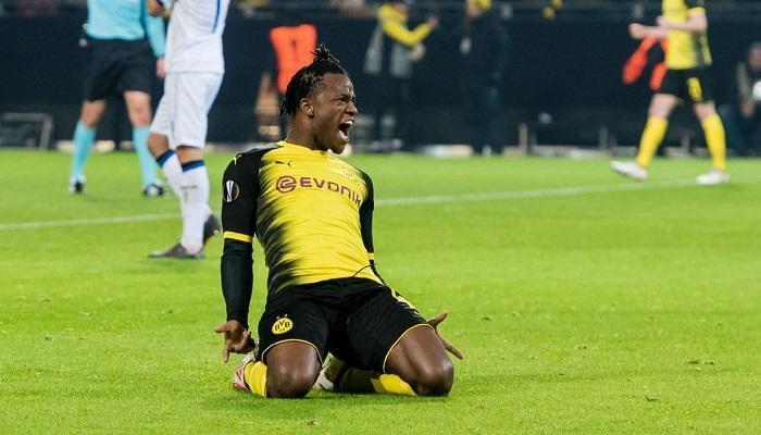 باتشواي مهاجم بروسيا دورتموند