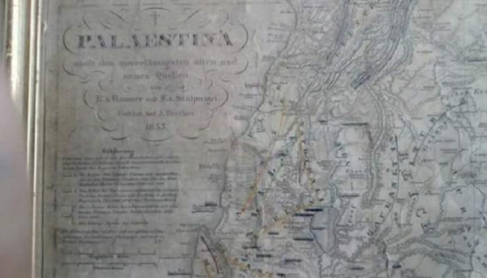 خريطة ورقية باللغة الألمانية كانت مهربة إلى فلسطين