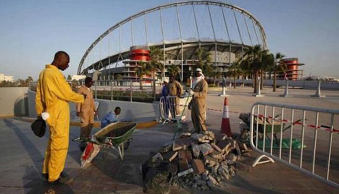عمال تشييد وبناء في قطر - أرشيفية
