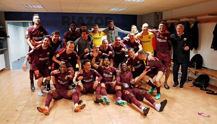 احتفال لاعبي برشلونة بلقب الدوري الإسباني
