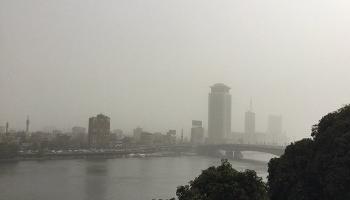 العاصفة الترابية تضرب عددا من محافظات مصر