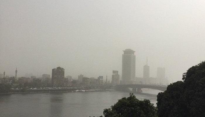 العاصفة الترابية تضرب عددا من محافظات مصر