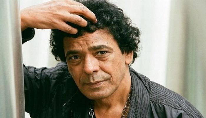 محمد منير يُطمئن جمهوره