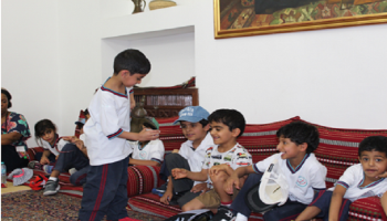 ورشة "الميلس" للأطفال في قصر العين