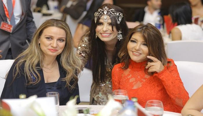سميرة سعيد والمصممة المغربية سهام الهبطي