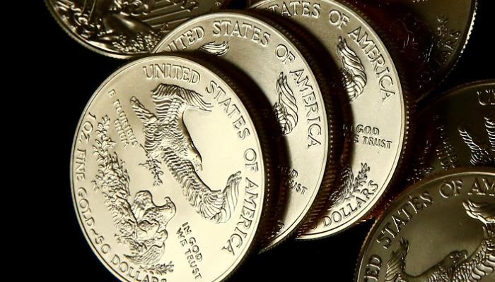عملات ذهبية من الدولار الأمريكي في موسكو