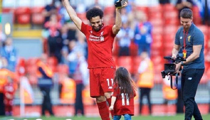 مكة الصغيرة تسرق الأضواء من والدها النجم محمد صلاح