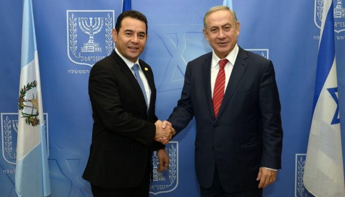 نتنياهو يحتفل مع رئيس جواتيمالا بنقل السفارة للقدس