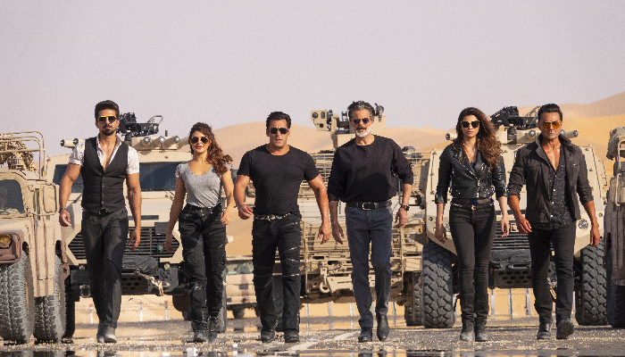 twofour54 تنشر صوراً حصرية لسلمان خان ونجوم فيلم "سباق 3" بأبوظبي