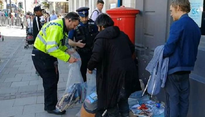 الشرطة ترفع ممتلكات المشردين في وندسور
