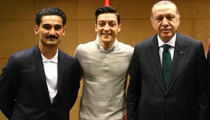 رجب طيب أردوغان وأوزيل وجوندوجان