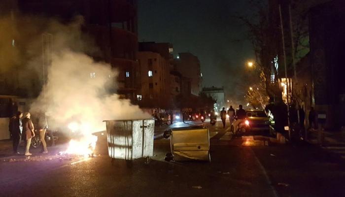 جانب من المواجهات التي اندلعت في مدينة كازرون