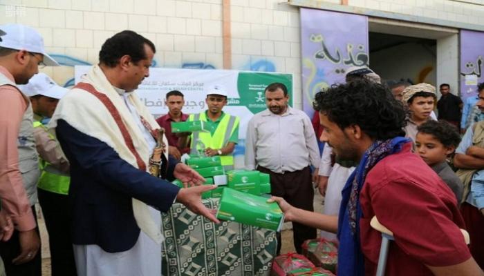 توزيع وجبات إفطار صائم في مأرب