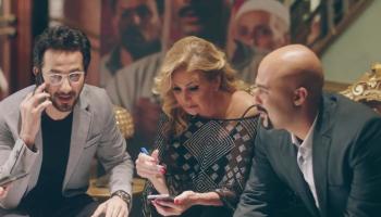 مشهد من إعلان أحمد زكي لجمع تبرعات لصالح مستشفى 500 500