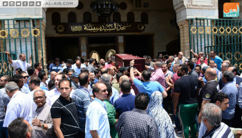 نجوم الفن يشيعون جثمان الراحلة مديحة يسري