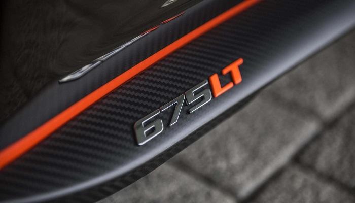 السيارة ماكلارين 675LT