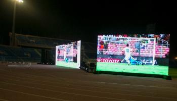 شاشات عملاقة 