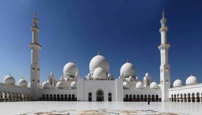 جامع الشيخ زايد الكبير بأبوظبي يستقبل أكثر من مليون زائر ومصل في رمضان
