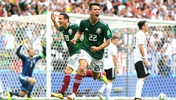 لوزانو يحتفل بهدفه في شباك ألمانيا