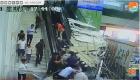 سقوط سقف على رواد مركز سياحي بالصين
