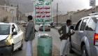 الحوثيون ينهبون سيارات ومعدات تجارية ثقيلة من ميناء الحديدة