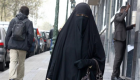 هولندا تقر حظرا جزئيا على ارتداء النقاب في الأماكن العامة