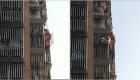 بالفيديو.. نجاة طفلة صينية سقطت من الطابق السادس