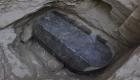 بالصور.. اكتشاف تابوت أثري ضخم أثناء حفر أرض مواطن بالإسكندرية