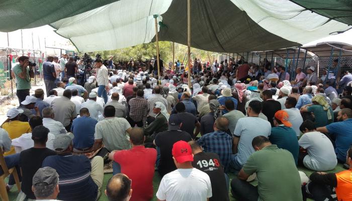 صلاة الجمعة في الخان الأحمر