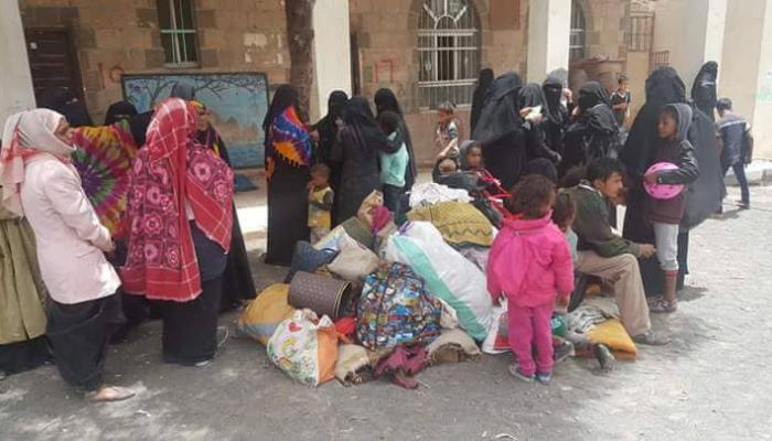 نازحون من الحديدة في إحدى مدارس صنعاء