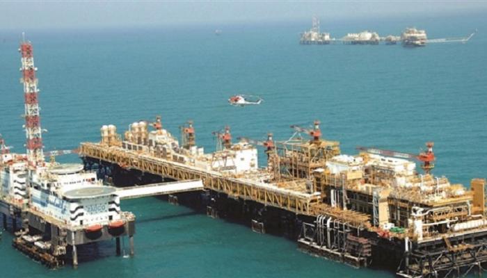 النفط القطري يتلقى ضربات موجعة متتالية