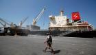 التحالف العربي يواصل إصدار التصاريح للسفن لدخول الموانئ اليمنية