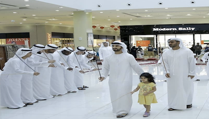 جانب من الفعاليات في السوق الصينية
