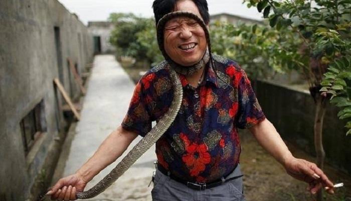 قرية الثعابين في الصين 
