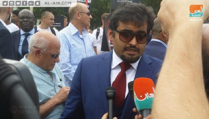 خالد الهيل أثناء المشاركة في الوقفة الاحتجاجية