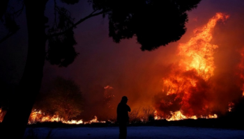 الحرائق في اليونان - رويترز